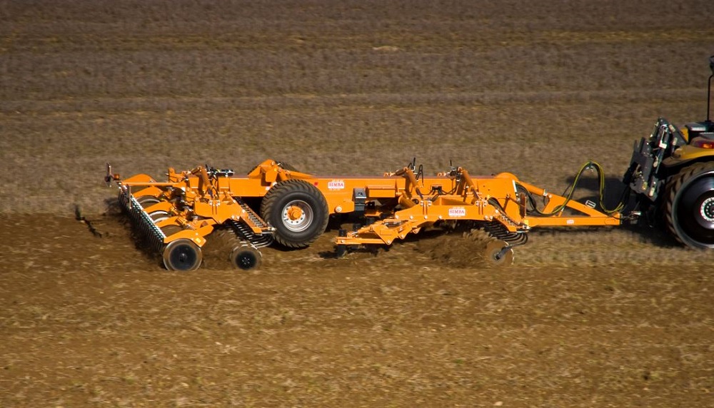 Deep non-inversion tillage